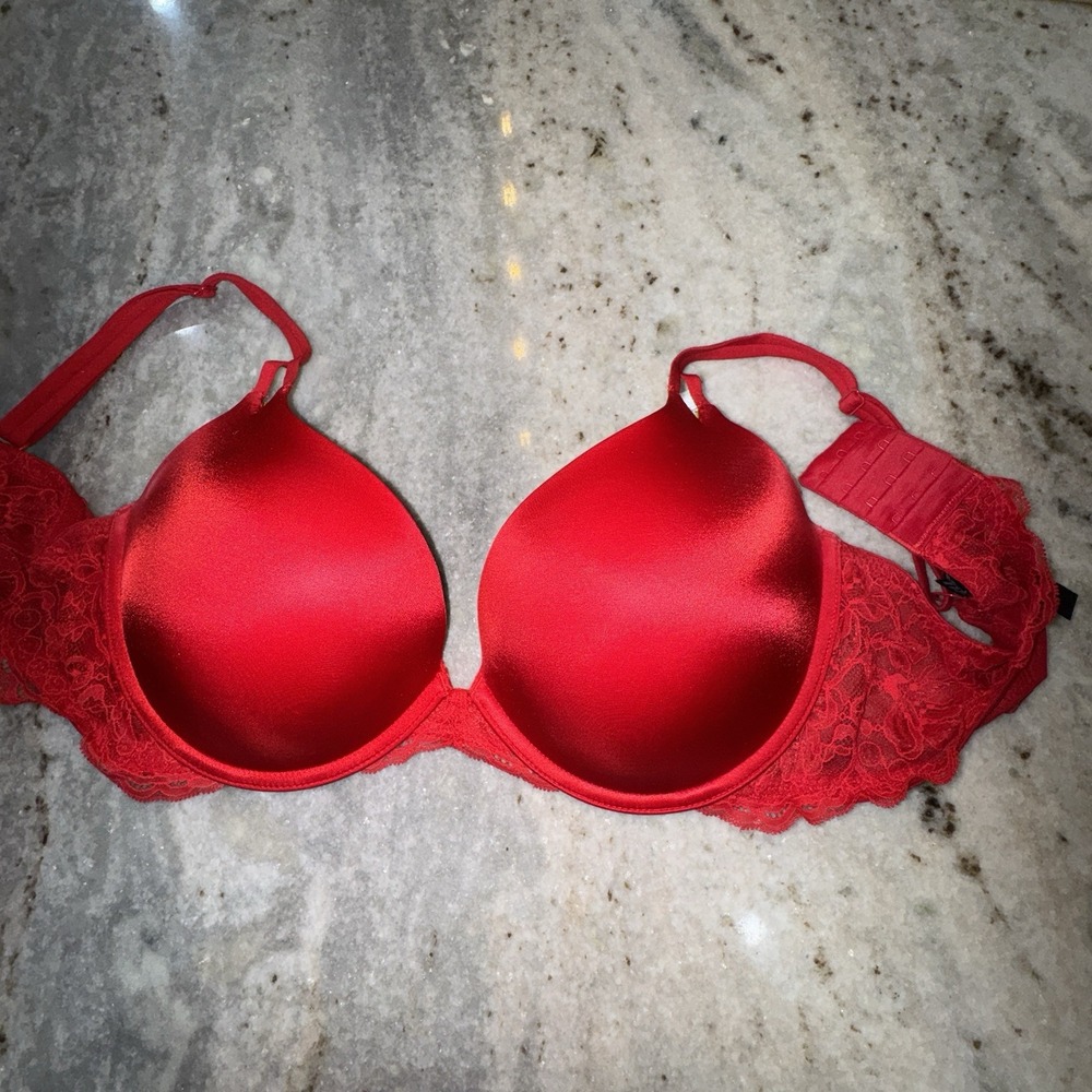 Victoria's Secret Very Sexy Red Satin Bra 38D Lace Plunge Gold V Strap